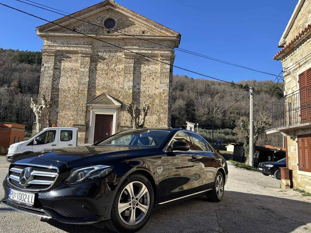 Mercedes E-Class  - picture 6